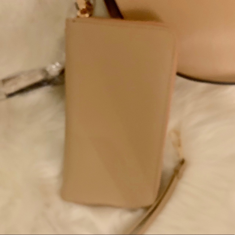 Handbag - Picture 3 of 4